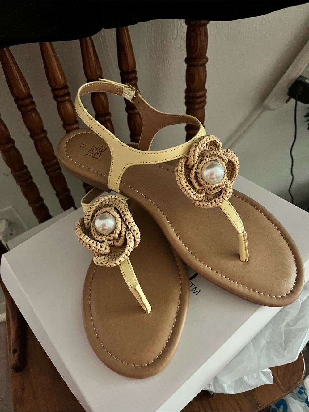 Women’s Cream T‑Strap Pearl Flower Sandals